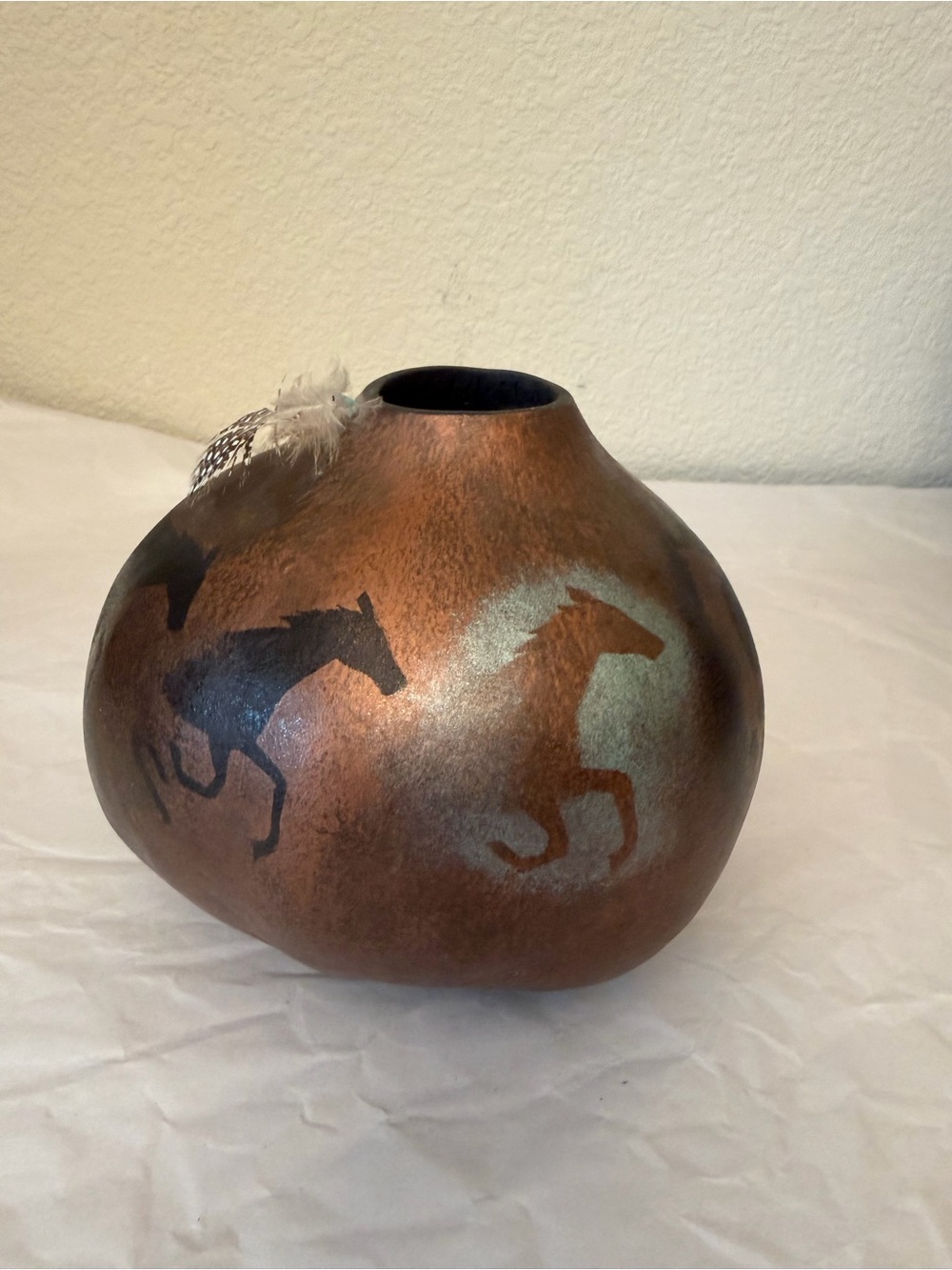 Galloping horses Handcrafted copper bronze Horse Motif Decorative Gourd Vase - Picture 3 of 10